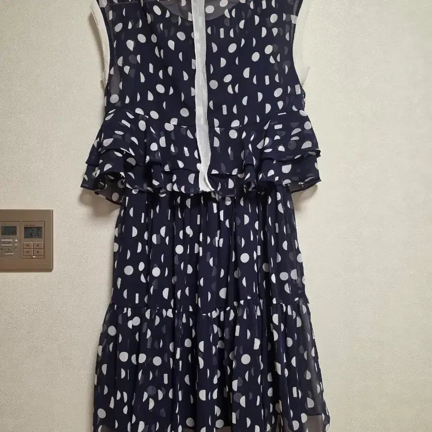 [BUNJANG] TOPGIRL Navy Polka Dot Chiffon Midi Dress / TOPGIRL 네이비 도트 쉬폰 원피스