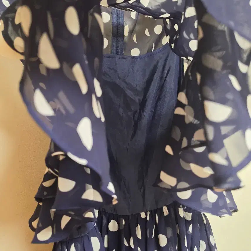 [BUNJANG] TOPGIRL Navy Polka Dot Chiffon Midi Dress / TOPGIRL 네이비 도트 쉬폰 원피스