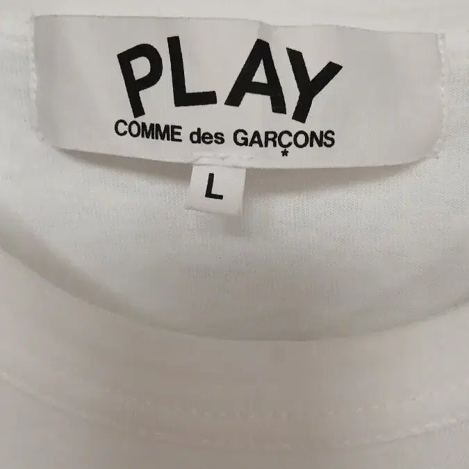 [SOLD OUT] 꼼데가르송 플레이 흰색 반팔 L사이즈 세탁완료