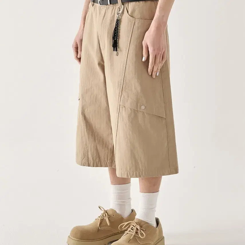 [BUNJANG] KIMUER Herringbone Cotton Bermuda Shorts / 키뮤어 . 헤링본 코튼 버뮤다 쇼츠