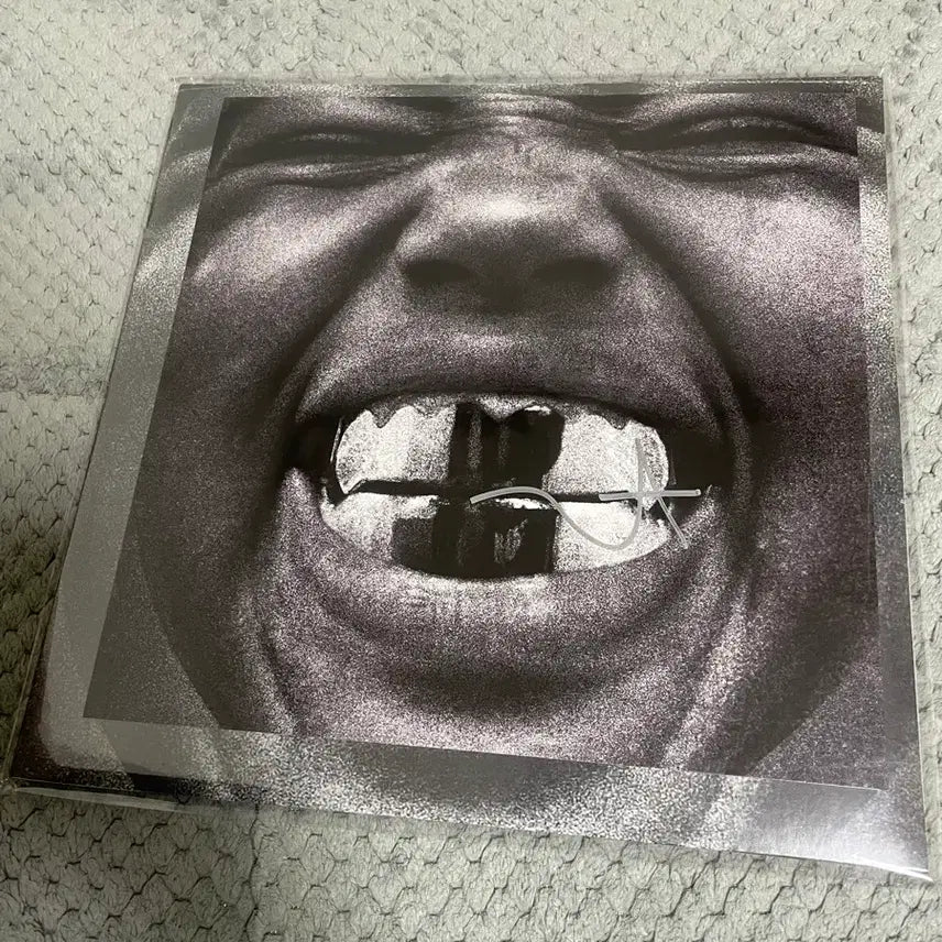 [BUNJANG] Kanye West Bully LP (Signed, Limited Edition) / Ye 칸예 웨스트- BULLY [LP] 친필 싸인 한정판