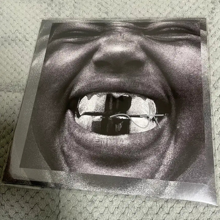 [BUNJANG] Kanye West Bully LP (Signed, Limited Edition) / Ye 칸예 웨스트- BULLY [LP] 친필 싸인 한정판