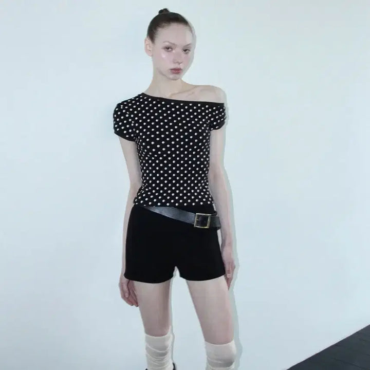 [BUNJANG] Agamos Dot Unbalance Ringer Top T-shirt / 아가모스) 도트 언발란스 링거 탑 티셔츠