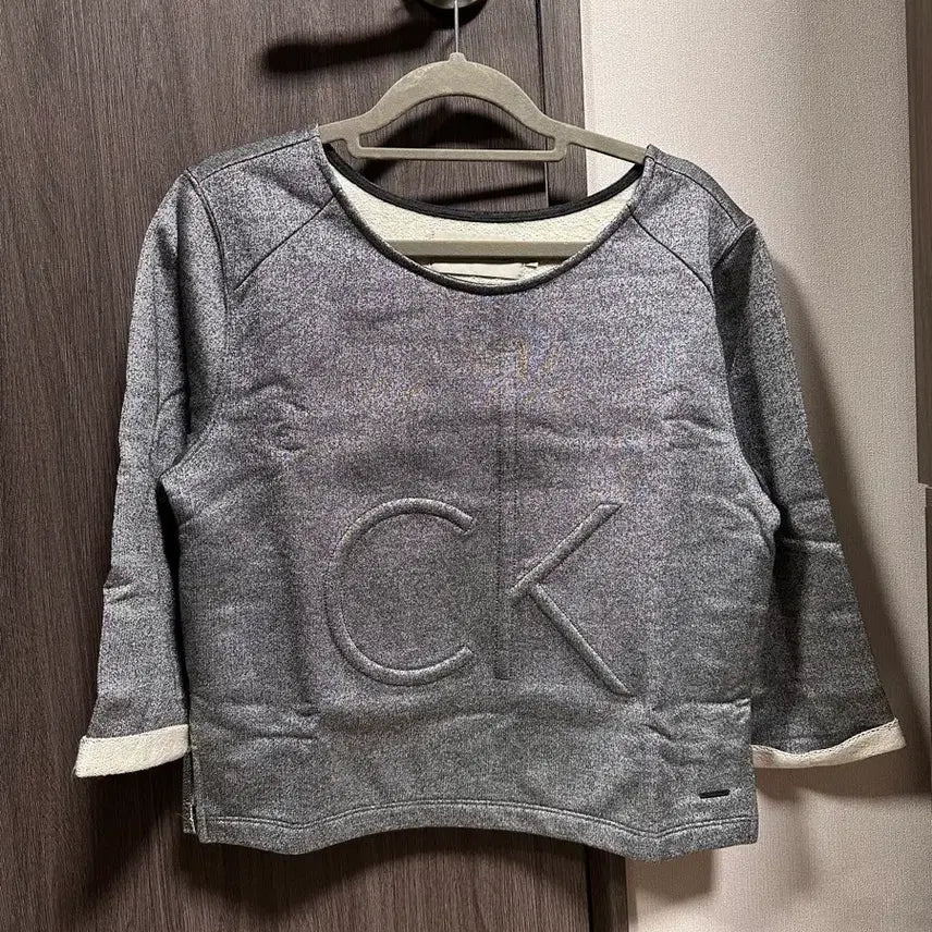 [BUNJANG] Calvin Klein CK Logo Sweatshirt Grey / 새상품) 캘빈클라인 CK 로고 맨투맨 티셔츠 그레이