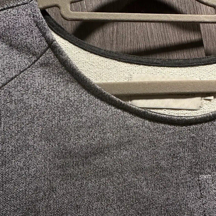 [BUNJANG] Calvin Klein CK Logo Sweatshirt Grey / 새상품) 캘빈클라인 CK 로고 맨투맨 티셔츠 그레이