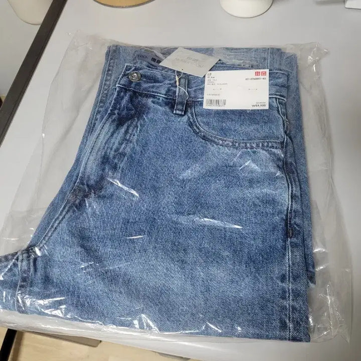 [BUNJANG] Uniqlo JW Anderson Straight Jeans (1st Edition, New) / (새상품 1세대 초판)유니클로 jw앤더슨 스트레이트진 팝니다 65blue