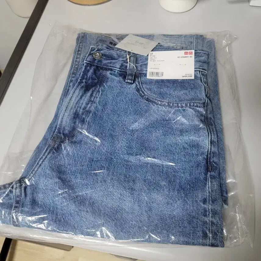 [BUNJANG] Uniqlo JW Anderson Straight Jeans (1st Edition, New) / (새상품 1세대 초판)유니클로 jw앤더슨 스트레이트진 팝니다 65blue