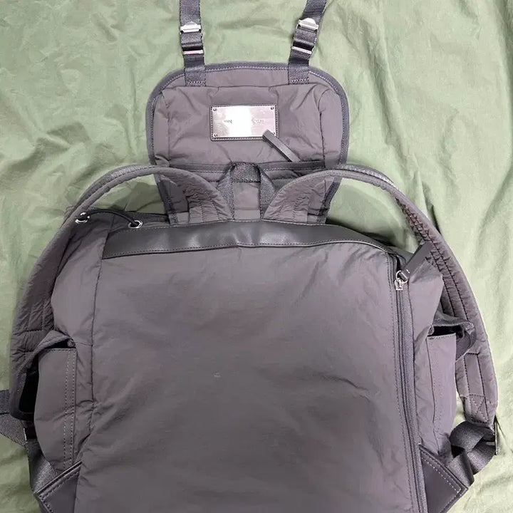 [BUNJANG] Matinkim Pocket Utility Large Backpack Charcoal / 마뗑킴 포켓 유틸리티 라지 백팩 차콜