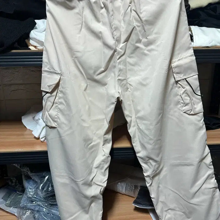 [BUNJANG] Ivory Cargo Jogger Pants / 아이보리 카고 조거 팬츠 새상품