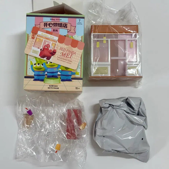 [BUNJANG] Disney Pixar Turning Red Happy Dessert Figure (Sealed) / 미개봉) 디즈니 픽사 해피 디저트 메이의 새빨간 비밀 피규어 판매