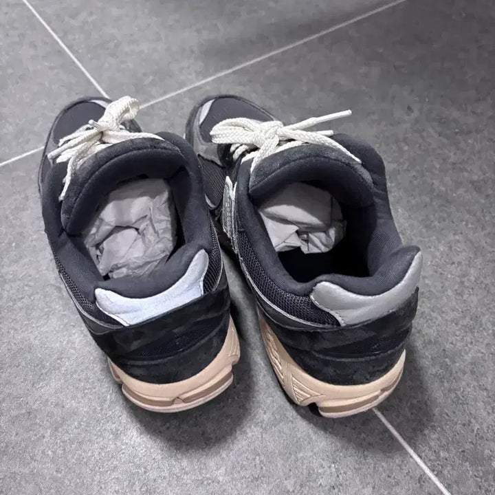 [BUNJANG] New Balance 2002R Special Vintage Black Grey Sneakers / 뉴발란스 2002R 스페셜 빈티지 블랙 그레이