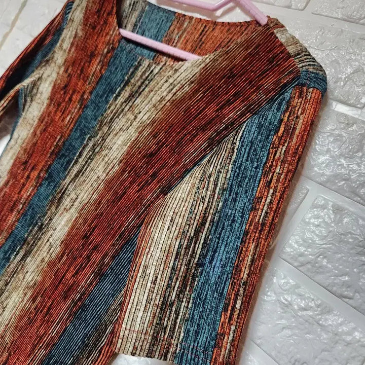 [BUNJANG] Mani Vertical Stripe Pleated Short-Sleeve Long Dress / 마니 세로 스트라이프 플리츠 반팔 롱 원피스