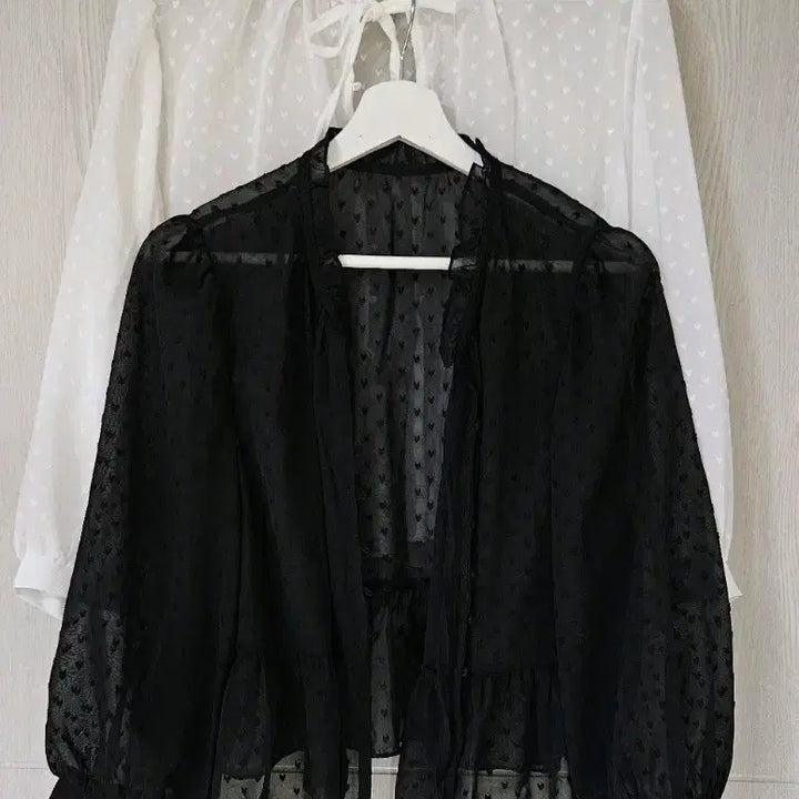 [BUNJANG] Sheer Lace Blouse / 시스루 레이스 블라우스 새상품