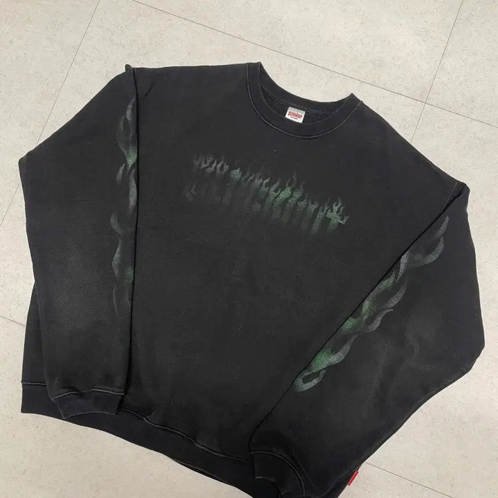 [SOLD OUT] [M] 블랙아웃 그린 플레임 스웻셔츠