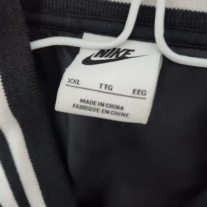 [BUNJANG] Nike NSW Authentics Varsity Jacket Black / 나이키 NSW 어센틱 바시티 자켓 블랙 - 아시아