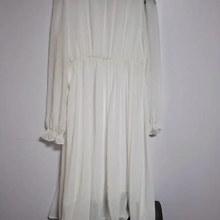 [BUNJANG] Ling Dian White Flower Long Dress / Ling Dian 화이트 플라워 롱 원피스> 새상품
