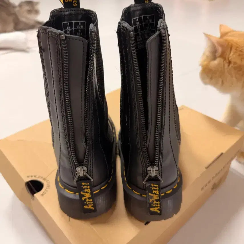 [BUNJANG] Dr. Martens Black Chelsea Boots with Zipper UK 4 / 닥터마틴 블랙 첼시 부츠 지퍼 uk4 하이벡스