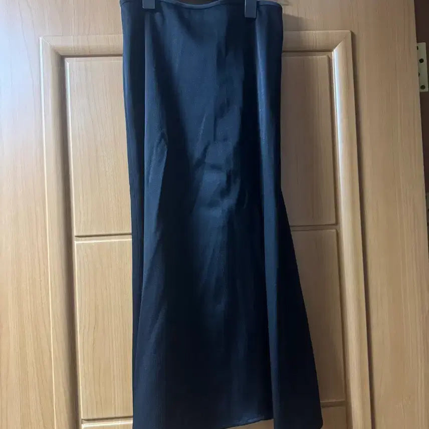 [BUNJANG] Urbanic30 Black Satin Midi Skirt S/M / 얼바닉30 어바닉30 블랙 새틴 스커트 S/M