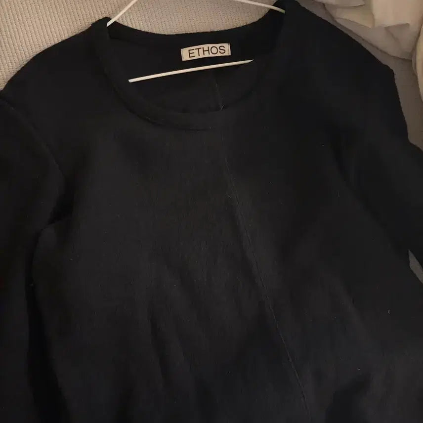 [BUNJANG] Ethos U-Neck T-Shirt / ethos 에토스 유넥 티셔츠