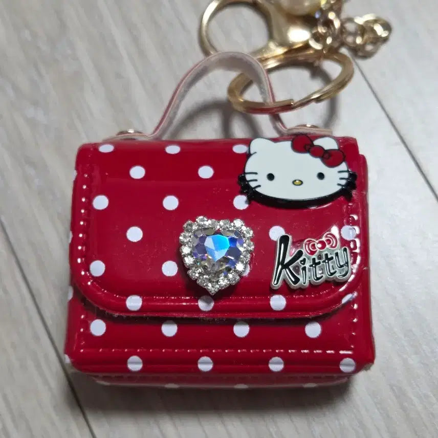 [BUNJANG] Hello Kitty Dot Mini Airpods Case Pouch Mini Bag Keychain Strap / 헬로키티 미니 에어팟 케이스 파우치 미니백 키링
