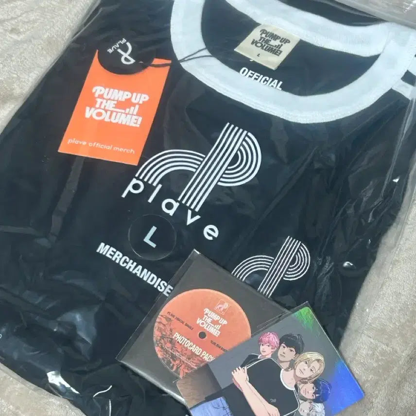 [BUNJANG] PLAVE Black T-Shirt L Size with Big Photocard / 플레이브 반팔티 새상품 ( 빅포카 포함 )