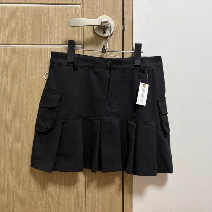 [BUNJANG] Tennis Skirt with Asymmetrical Design (M) / 스커트 치마 M 새상품