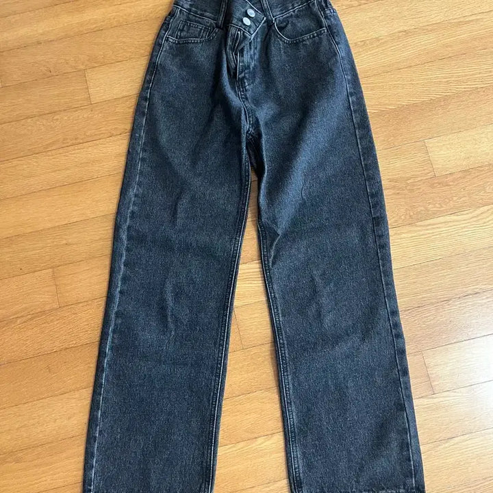 [BUNJANG] Cotton Blend Two-Button Black Wide Leg Denim Pants (M) / 면소재 투버튼 블랙 와이드 데님 팬츠 M사이즈