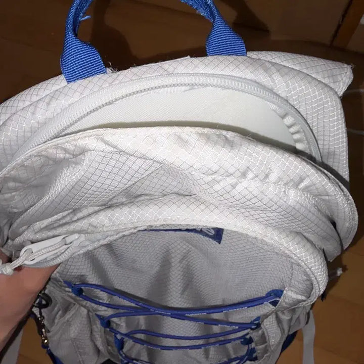 [BUNJANG] Supreme 22SS Silver Backpack / 슈프림 22ss 실버 백팩
