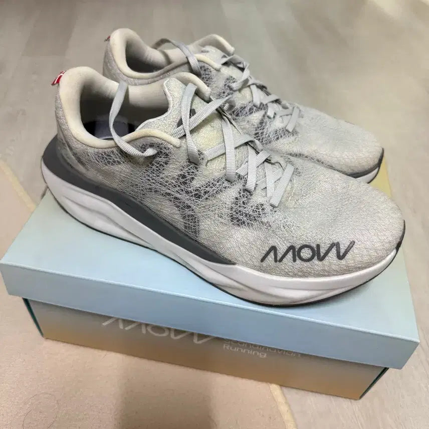 [BUNJANG] MOVE Solara Running Shoes 260 / 무브 솔라라 런닝화 260