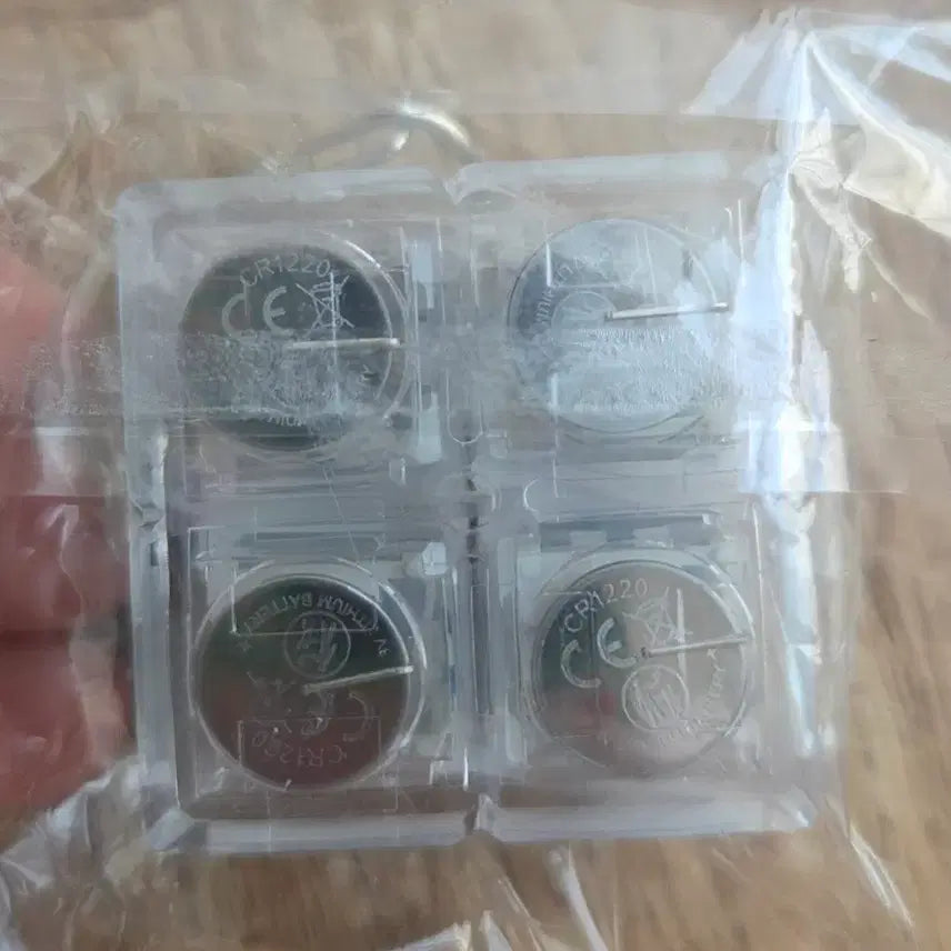 [BUNJANG] LED Hello Kitty Keycap Keychain / LED 헬로키티 키캡 키링 새상품