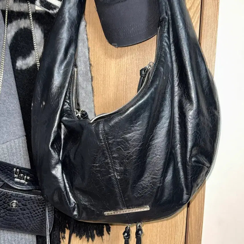 [BUNJANG] Trimmingbird Hobo Bag / 트리밍버드 호보백