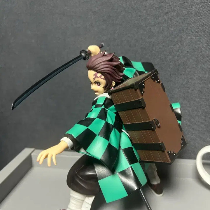 [BUNJANG] Demon Slayer Tanjiro Kamado Figure / 귀멸의 칼날 카마도 탄지로 피규어