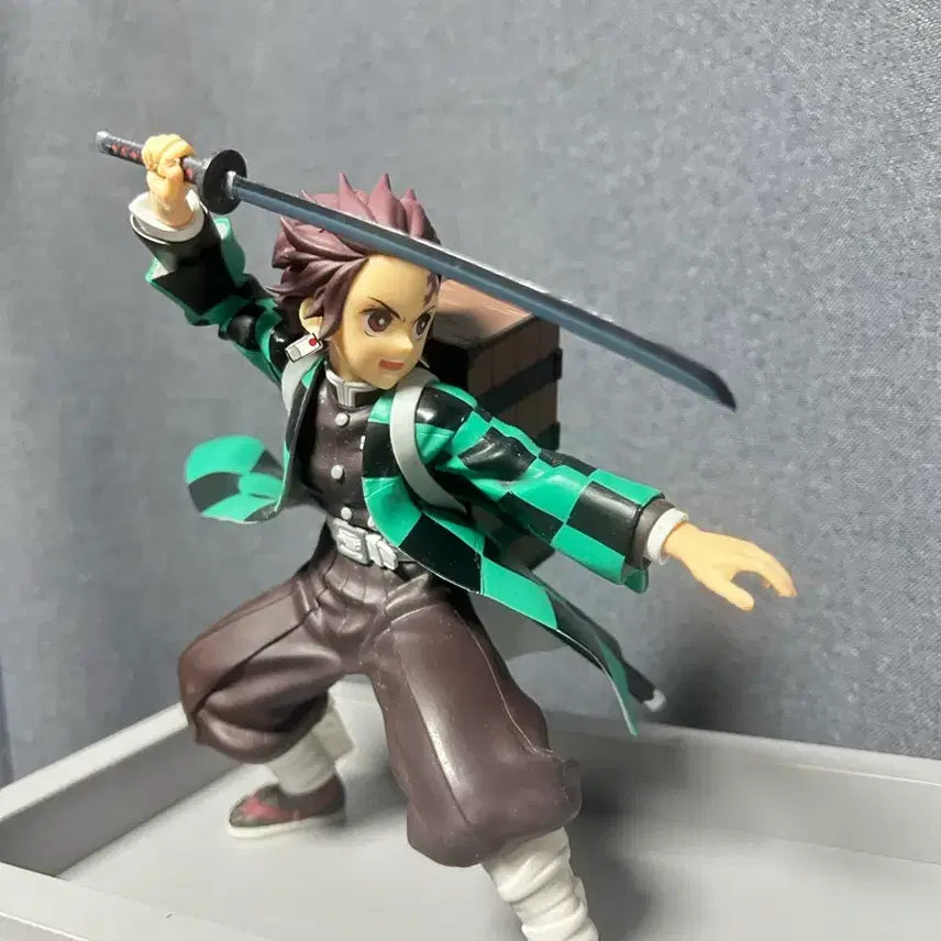 [BUNJANG] Demon Slayer Tanjiro Kamado Figure / 귀멸의 칼날 카마도 탄지로 피규어