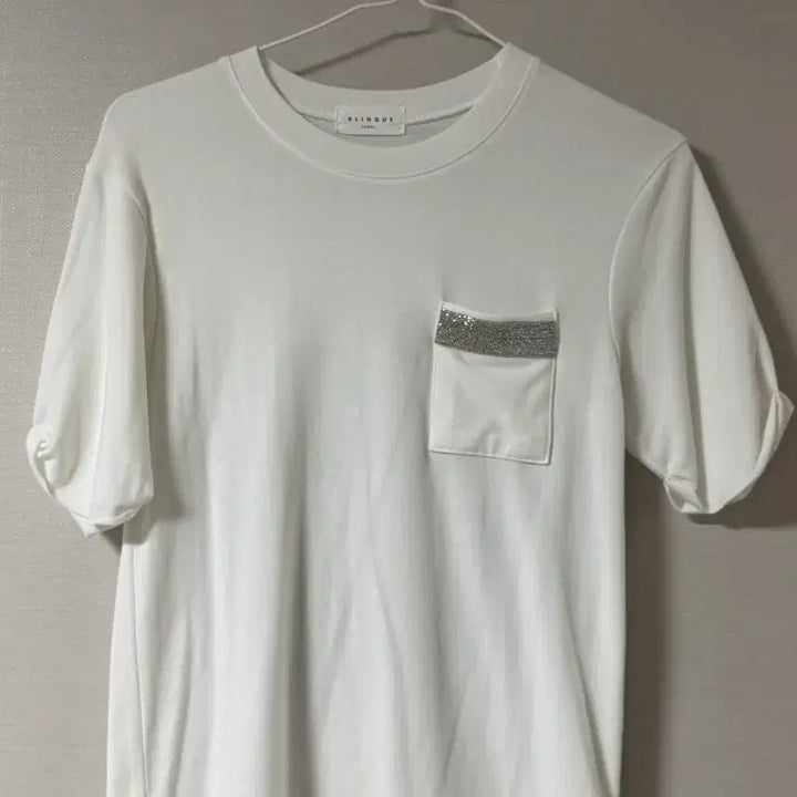 [BUNJANG] Blink Ivory Beaded Pocket Short Sleeve T-Shirt / 수입의류 블링크 아이보리 비즈 포켓 반팔티