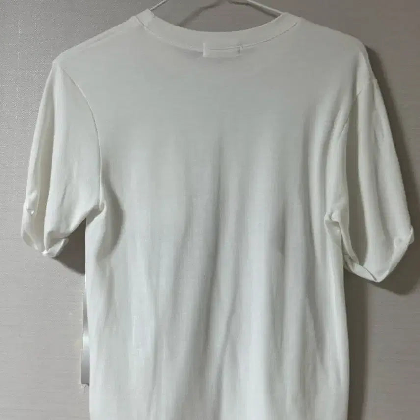 [BUNJANG] Blink Ivory Beaded Pocket Short Sleeve T-Shirt / 수입의류 블링크 아이보리 비즈 포켓 반팔티