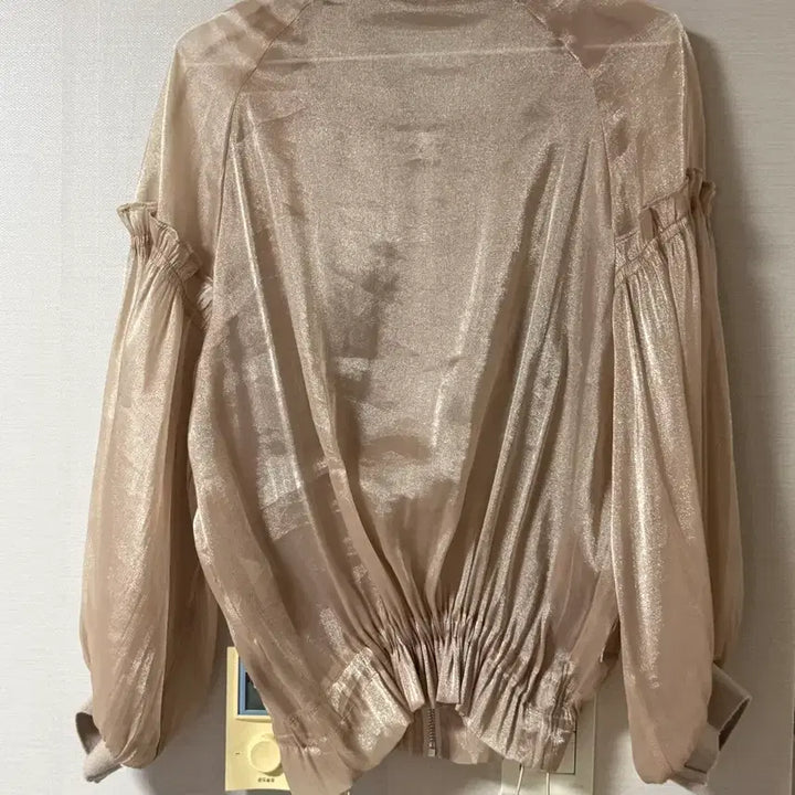 [BUNJANG] Beige Glossy Jacket with Adjustable Drawstrings / 은은한 베이지 광택 자켓 (스트링 쪼임가능)