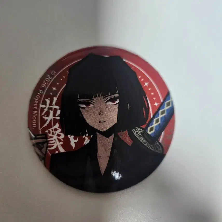 [BUNJANG] Limbus Company Ryoshu Manekineko Collaboration Can Badge / 림버스 컴퍼니 료슈 마네키네코 콜라보 캔뱃지