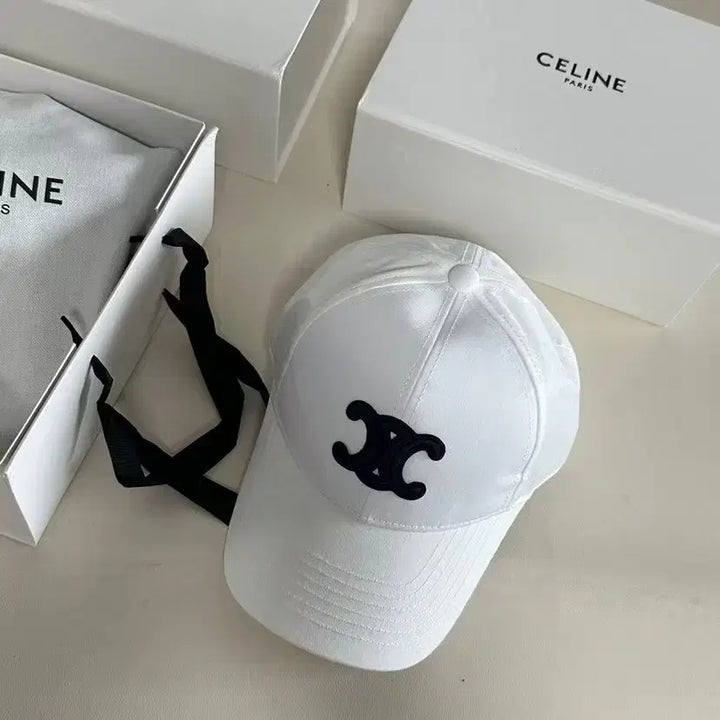 [BUNJANG] Celine White Logo Baseball Cap / 셀린느 모자
