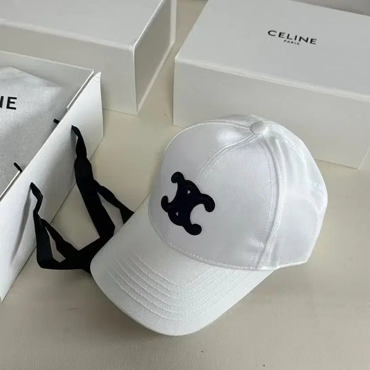 [BUNJANG] Celine White Logo Baseball Cap / 셀린느 모자