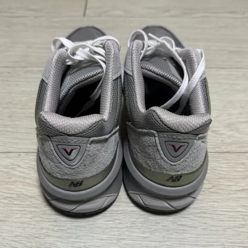 [BUNJANG] New Balance 990v5 Grey Running Shoes / 뉴발란스 990v5 그레이 컬러 280 판매