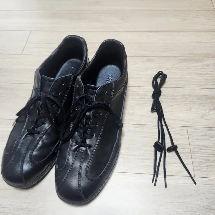 [BUNJANG] Femont Black Dress Sneakers 280 / [페몬트] 드레스 블랙 스니커즈 280