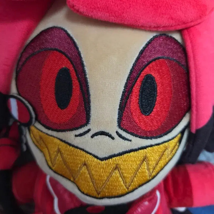 [BUNJANG] Hazbin Hotel Alastor YouTooz Plush / 급전)해즈빈호텔 알래스터 유투즈 인형 판매합니다