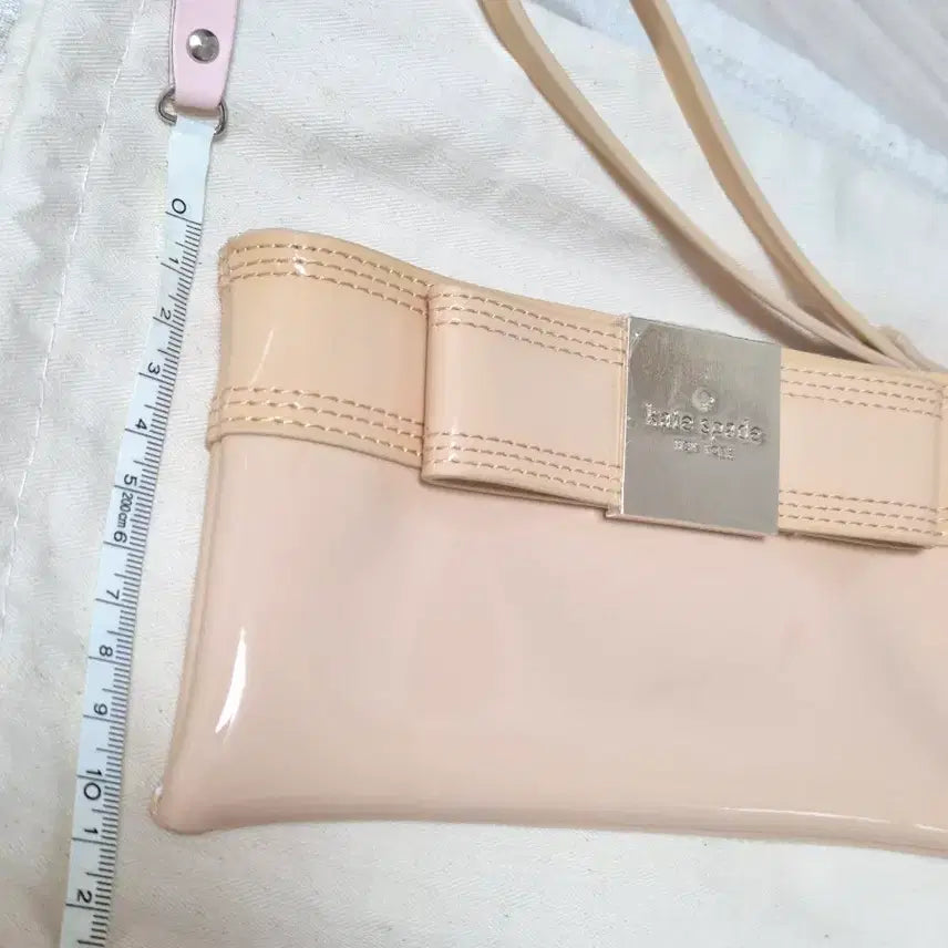 [BUNJANG] Kate Spade Beige Ribbon Clutch Bag / 케이트 스페이드 베이지 리본 클러치 백