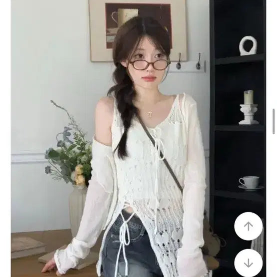 [BUNJANG] Romiia Eyelet Vintage Punching Damage Knit Bustier Sleeveless Top / 로미아 아일렛 빈티지 펀칭 데미지 니트 뷔스티에 슬리브리스 나시