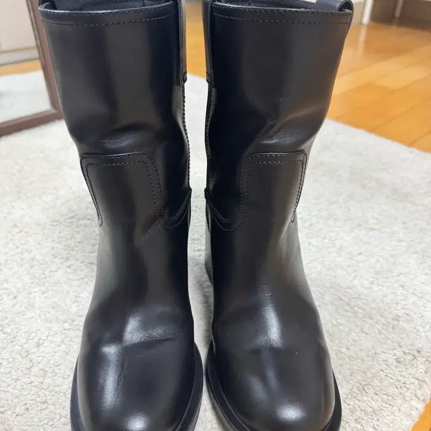 [BUNJANG] Miu Miu Leather Chelsea Boots / 미우미우부츠 가죽 첼시