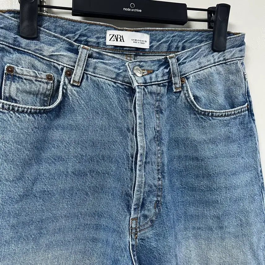 [BUNJANG] Zara Regular Fit Light Wash Denim Jeans / 자라 / 레귤러핏 연청 데님 / 27-28