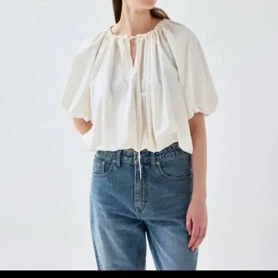 [BUNJANG] Alte White Off-Shoulder Blouse / 알테 볼륨 블라우스 Alte 화이트 오프 블라우스