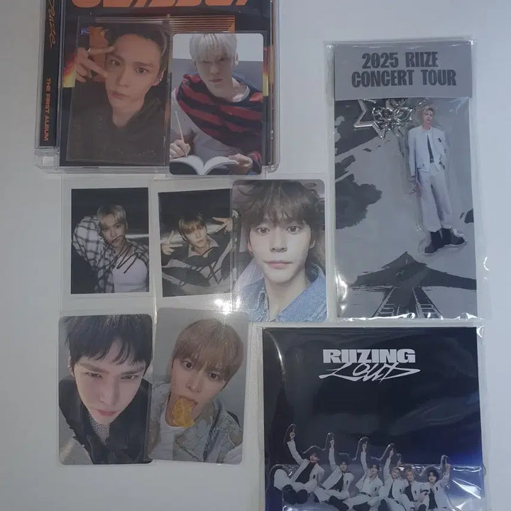[BUNJANG] RIIZE Eunseok Polaroids, Acrylic Keyring, Stand Bundle Set / 라이즈 은석 포카 폴라 아크릴 키링 스탠드 일괄 처분
