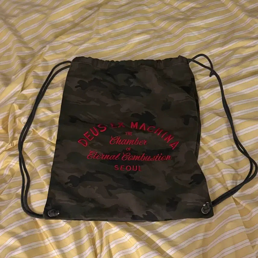 [BUNJANG] Deus Ex Machina Camo String Bag / 데우스 엑스 마키나 스트링 백 카모