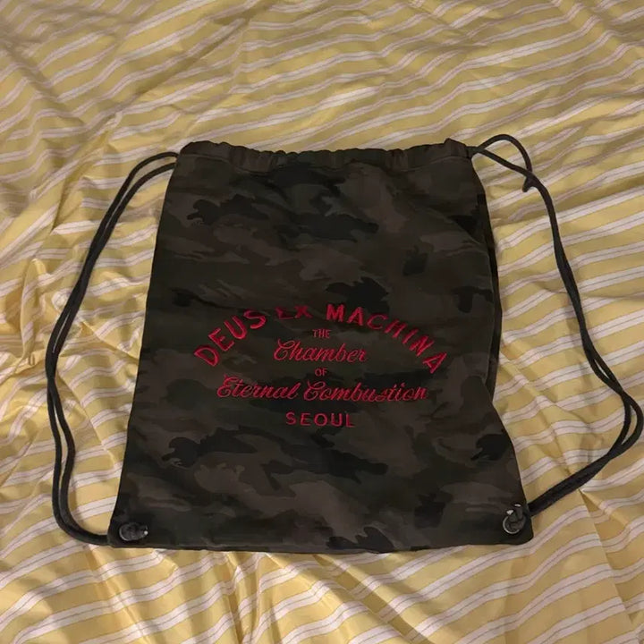 [BUNJANG] Deus Ex Machina Camo String Bag / 데우스 엑스 마키나 스트링 백 카모